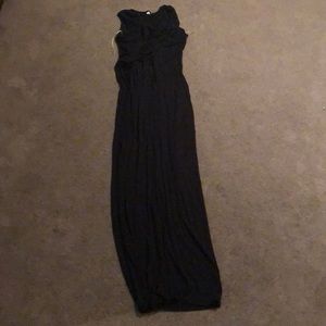 Black sleeveless long dress